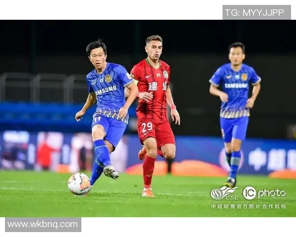 谢鹏飞精彩补射助力球队逆转胜利展现出色进攻能力